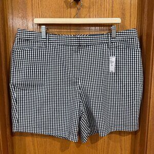 Lands' End gingham Bermuda shorts, size 18, mid rise, new with tags